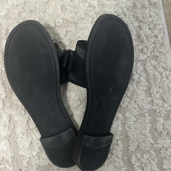 Dior revolution slides - Picture 2 of 4